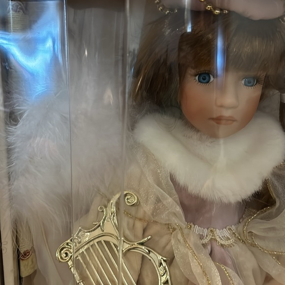 Porcelain doll - Picture 7 of 8